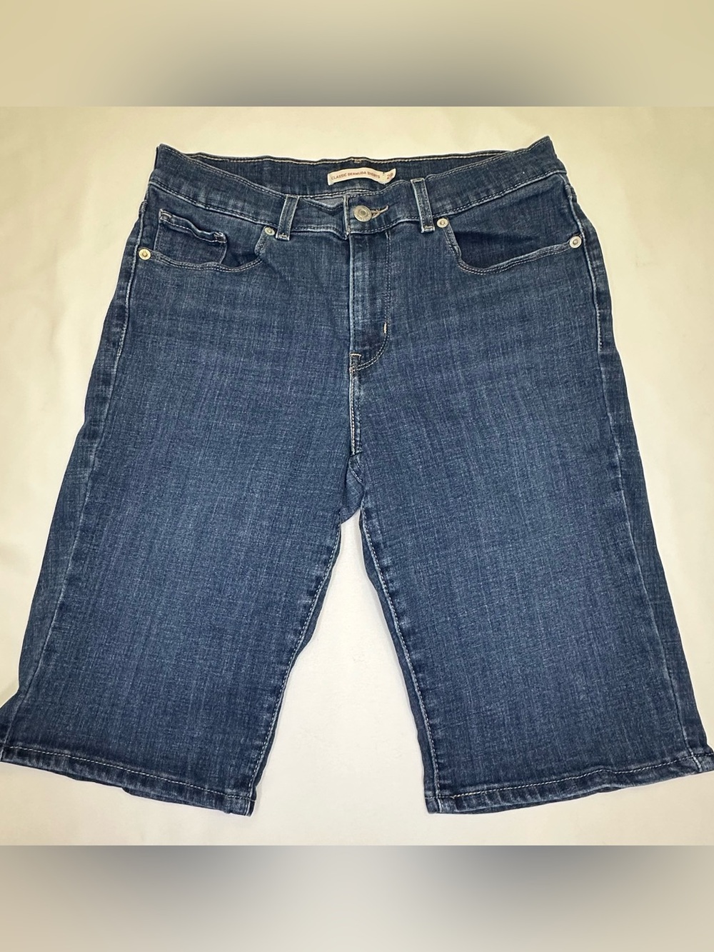 Women’s Levi’s Mid Wash Denim Classic Bermuda Shorts